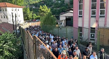 TTK ve MTA işçileri, kamu işçisi için önerilen zam teklifini Zonguldak'ta protesto etti