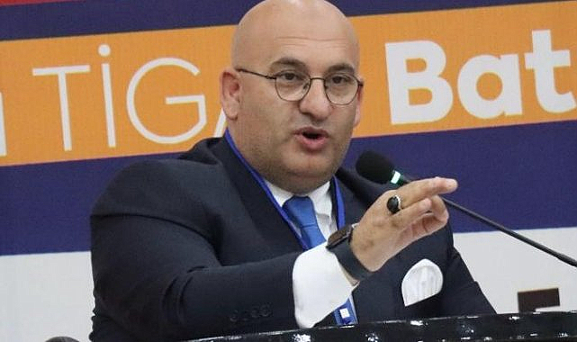Türkiye İnternet Gazeteciliği Derneği Genel Başkanı Geçgel: "Kamuda şatafat sürüyor, fatura yerel basına kesiliyor"