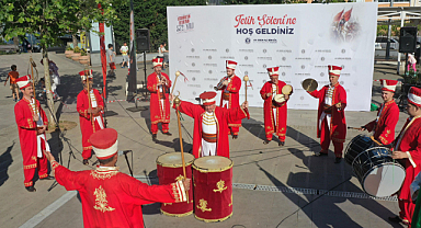 Tuzla'da İstanbul'un Fethi'nin 572'nci yıl dönümü coşkuyla kutlandı