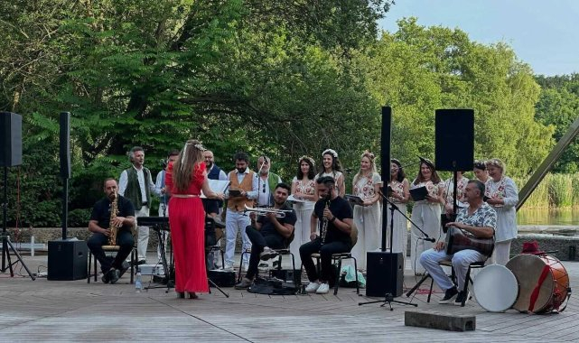 Viva La pop orkestra ve korosu Balkan ezgileriyle Münih'te sahne aldı