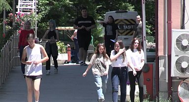 YKS maratonunun ikinci gününde AYT oturumu sona erdi: "ÖSYM bu sene biraz daha bizim tarafımızdaydı"