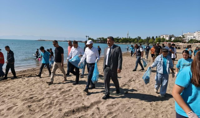 Yumurtalık'ta bayram öncesi temizlik çalışması