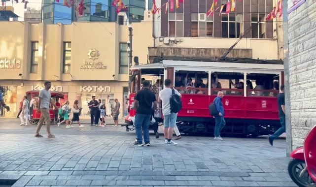 97 yıllık nostaljik tramvay yenilendi