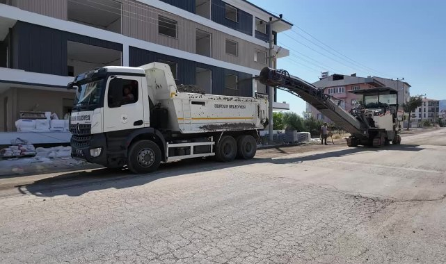 Burdur Belediye Başkanı Ercengiz, Armağan İlci Mahallesi'nde devam eden yol çalışmasını inceledi