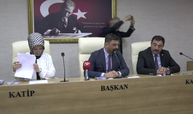 Çorum Valisi ile İl Genel Meclisi arasında önerge krizi: "Sayın valimiz ile istişare edilmesini grup olarak öneriyoruz"