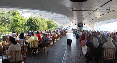 İBB Darülaceze sakinlerinden Boğaz'da tarihi yolculuk