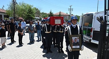 İstanbul'da hayatını kaybeden Jandarma Astsubay Emirhan Altın, memleketi Kırıkkale'de toprağa verildi