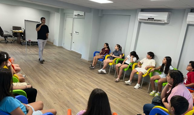 İzmir Çocuk Meclisi'nde "akran zorbalığı" eğitimi
