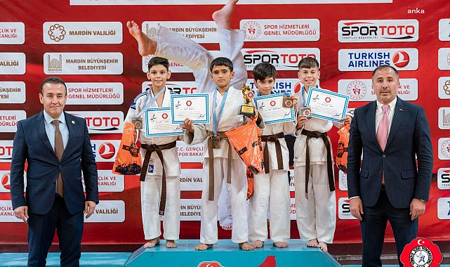 Karşıyakalı sporcular milli formayı giymeye hak kazandı