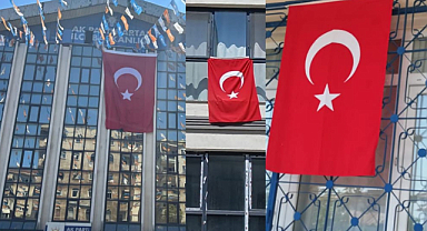 Kartal ve İstanbul Ay Yıldızla Donatıldı: 