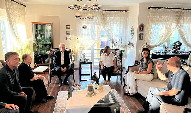 Kılıçdaroğlu'ndan Lale Karabıyık'ın ailesine taziye ziyareti