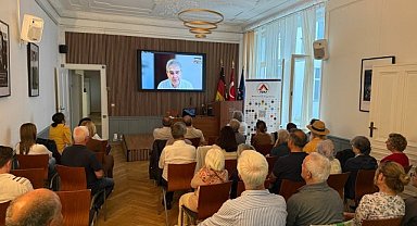 Prof. Dr. Süheyl Batum: "Lozan, Sevr'in yırtılıp atılmasıdır"