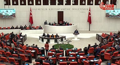 Selçuk Özdağ: Bu ülkede bilim insanları yoksulluk sınırının altında yaşıyor