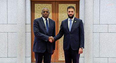 Suriye Devlet Başkanı Şara, Birleşik Krallık Dışişleri Bakanı Lammy'i kabul etti