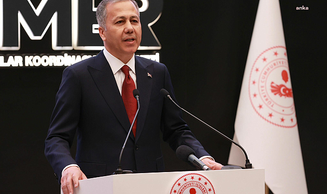 Yerlikaya: İzmir, Bilecik, Hatay'da yangın nedeniyle 50 binin üzerinde kişi güvenli bölgelere taşındı