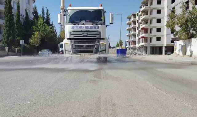 Adıyaman Belediyesi, inşaat tozuna karşı sulama çalışmalarını hızlandırdı