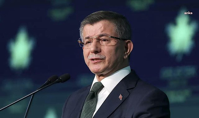 Ahmet Davutoğlu: "Bir sahtekarlık pandemisi yaşıyoruz"