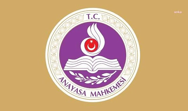 AYM'den, göreve iade edilen kamu görevlisinin tazminat isteyemeyeceğine ilişkin düzenlemeye iptal