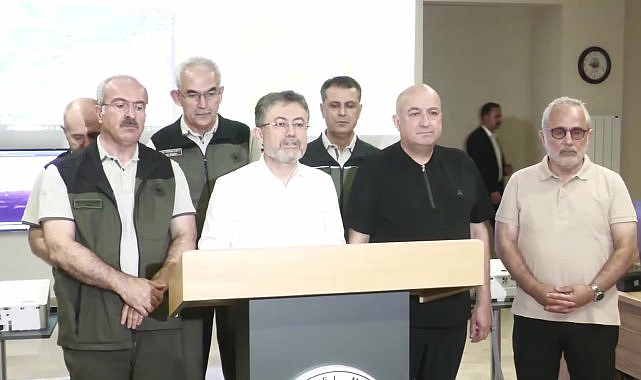 Bakanı İbrahim Yumaklı: Bugün ülke genelinde 44 yangın çıktı, 42 yangın kontrol altına alınmış durumda