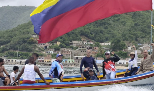 Binlerce Venezuelalı ABD baskısına karşı Ulusal Milis'e katılım kampanyasına destek verdi