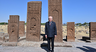 Devlet Bahçeli: Önümüzdeki altın fırsat heba edilmemeli