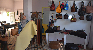 Ev hanımlığından girişimciliğe: Karacasu'da deri atölyesi kurdu