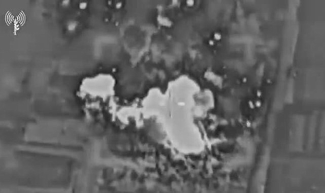 İsrail, Yemen'in Sana bölgesinde Husilere ait askeri hedefleri vurdu