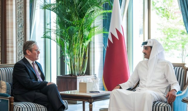 Katar Emiri Al Thani ve İngiltere Başbakanı Starmer, Gazze'de ''acil ateşkes çağrısı" yaptı