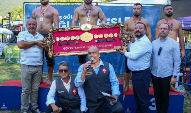 Ödemiş Gölcük Yaylası Yağlı Güreşleri'nde başpehlivan Erkan Taş oldu