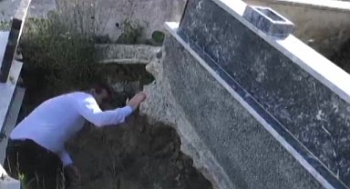 Samsun'da mezarlar heyelanla kaydı