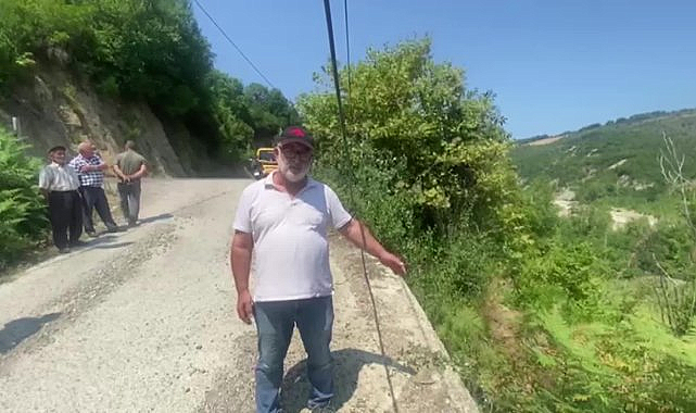 Sinop'un Türkeli ilçesinde çökme tehlikesi bulunan yol tedirginlik yarattı