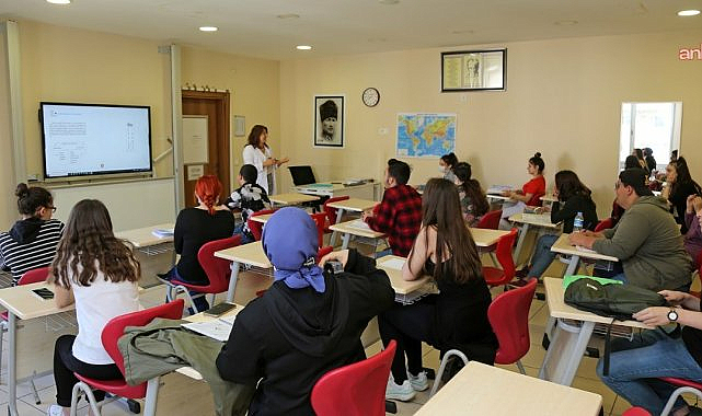 Ataşehir Belediyesi, yeni eğitim öğretim döneminde de öğrencilere desteğini sürdürüyor