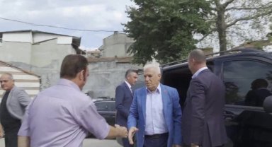 Bursa Büyükşehir Belediye Başkanı Bozbey'den Ebu İshak Mahallesi'ne ziyaret 