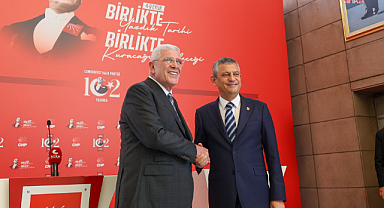 Dervişoğlu'nun Özel'e destek ziyareti sonrası Özgür Özel: ''Bu güvencesizlik halinin altında Akın Gürlek de kalır Recep Tayyip Erdoğan da kalır''