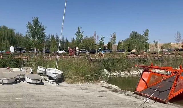 "Doğaya Yelken Aç Projesi" ile Mogan Gölü'nde çevre temizliği