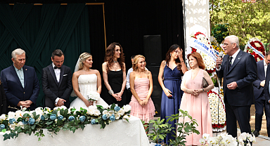 İYİ Parti Genel Başkanı Dervişoğlu, Mansur Yavaş'ın kıydığı nikahta şahitlik yaptı