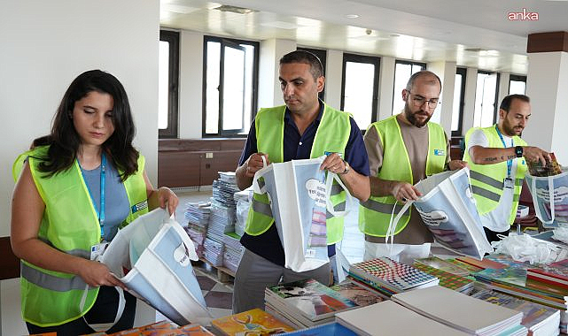 Kadıköy Belediyesi'nden ilkokul öğrencilerine kırtasiye desteği