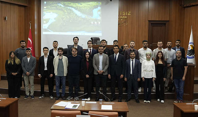 Kartal Belediyesi Gençlik Meclisi önerileri görüşülerek ilgili müdürlüklere iletildi