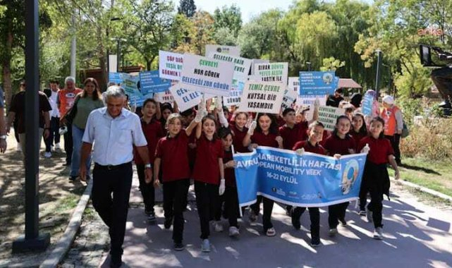 Kütahya'da Avrupa Hareketlilik Haftası kapsamında çöp toplama etkinliği düzenlendi