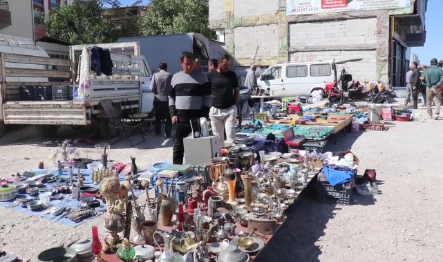 Malatya bit pazarı esnafından tepki: "34 yıldır emek verdik, yer göstersinler, ekmeğimizle oynamasınlar"