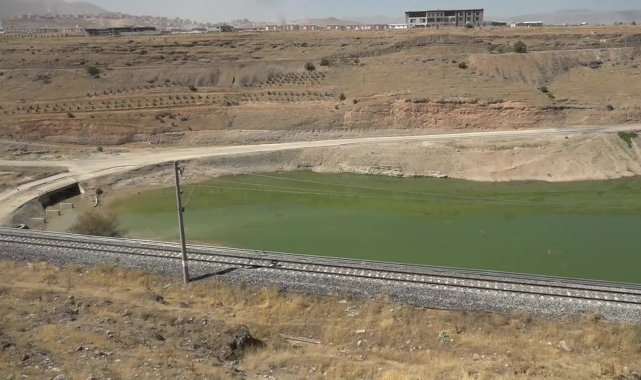 Malatya'da Beylerderesi Barajı'nda su seviyesi kritik düzeye indi