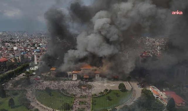 Nepal'de güç boşluğu: Ordu ile protestocular arasında geçici yönetim pazarlığı