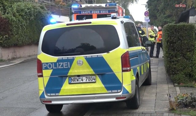 Almanya'da yeni seçilen Herdecke Belediye Başkanı Stalzer, bıçaklı saldırıda yaralandı