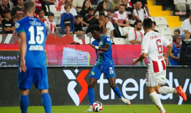 Antalyaspor, Rizespor'a 5-2 mağlup oldu