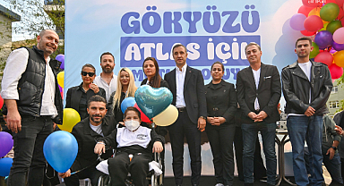 Beşiktaş'ta lösemiyi 2'nci kez yenen küçük Atlas için balonlar gökyüzüne bırakıldı