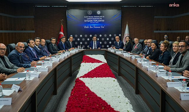 Cumhurbaşkanı Yardımcısı Yılmaz, Bingöl'de Alevi inanç önderleriyle bir araya geldi