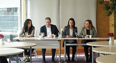 DEM Parti Eş Genel Başkanları Hatimoğulları ve Bakırhan, Akil İnsanlar heyetlerinde yer alan aydın ve yazarlarla bir araya geldi