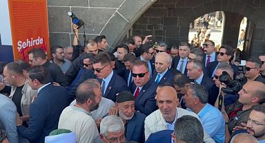 Diyarbakırlılar, TBMM Başkanı Kurtulmuş'tan Demirtaş'ın serbest bırakılmasını talep etti