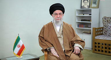 İran'ın Ruhani Lideri Hamaney: "ABD, İran'ın nükleer bir endüstriye sahip olup olmayacağına karar verecek konumda değil" 