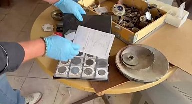 İzmir'de kaçakçılık operasyonu: 20 milyon liralık tarihi eser ele geçirildi 